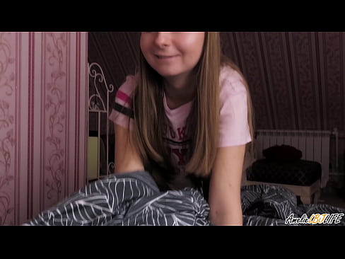 ❤️ Blondie sugit eam BFF est penitus et accipit Cum in ore suo Sex apud nos